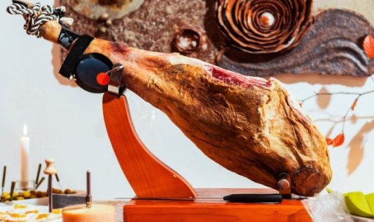 Passion for hand-carved vs. machine-cut jamon... in the Guardian ;)